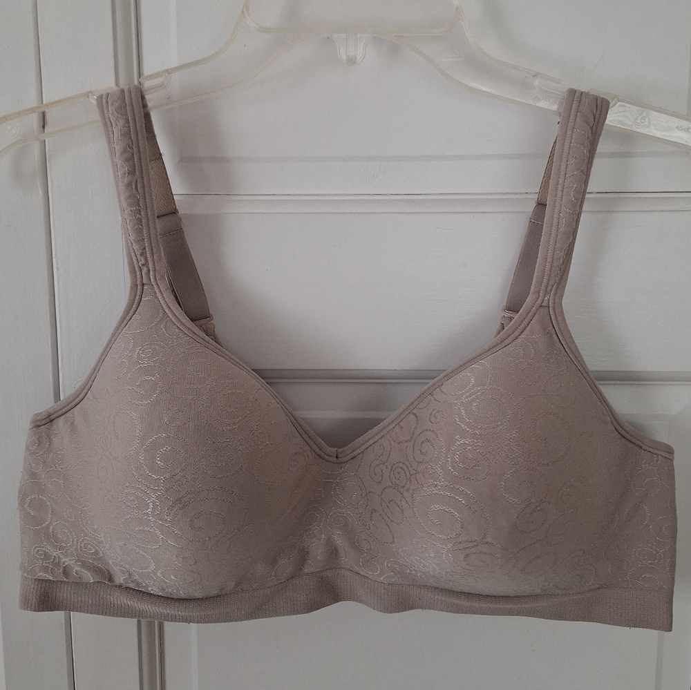 Bali Comfort Revolution wireless bra